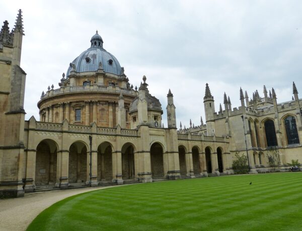 Guia brasileiro em Oxford